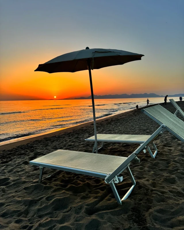 Non esiste il momento perfetto per godersi una vacanza nel Cilento, ma quando ci sono tramonti così sai di aver fatto la scelta giusta. 

Una vacanza al Camping Marepineta è questo, ma anche divertimento, relax, comfort, piatti della tradizione cilentana, animazione e tanto tanto altro!

Ti aspettiamo a Paestum. 

🟢 Contattaci subito allo 0828 811086 per tutte info o visita il nostro sito in BIO per scoprire le migliori offerte a te dedicate.